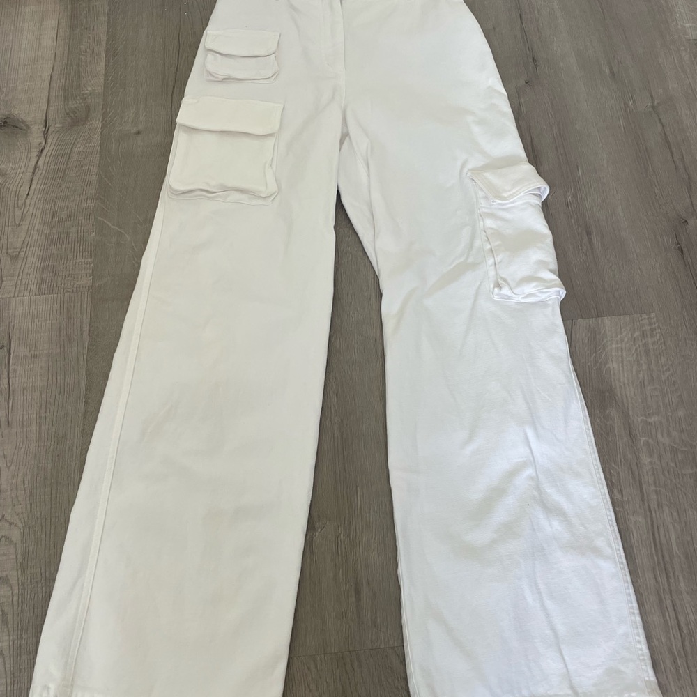 Aritzia Wilfred White Wide-Leg Cargo Pants